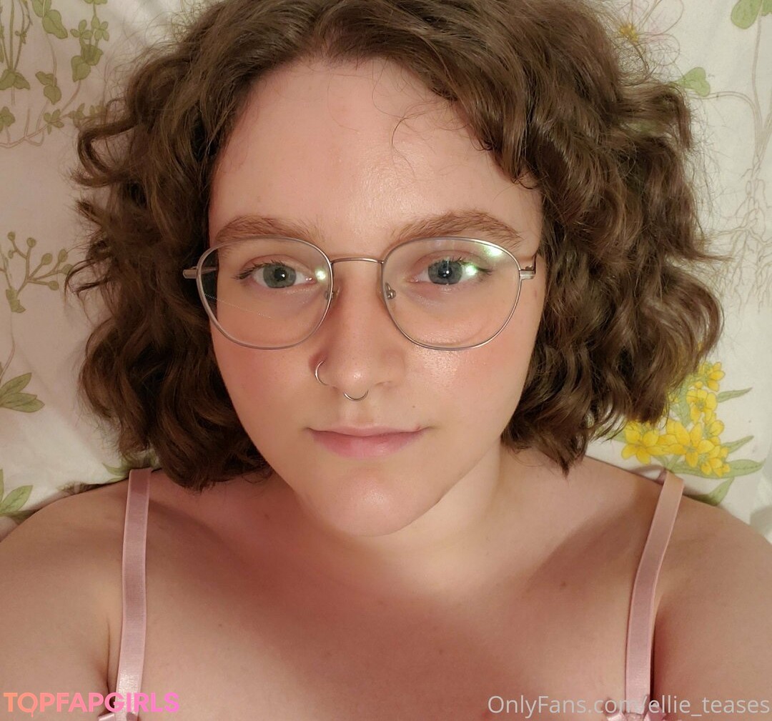 ellie teases star hd pictures