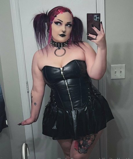 digitxlbxth model nude picture