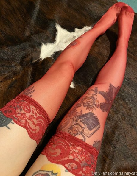 laineycat naked model gallery