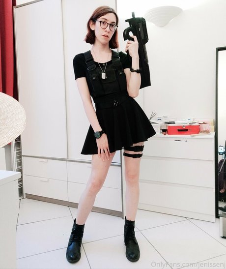 jenissenj pornstar pretty pics