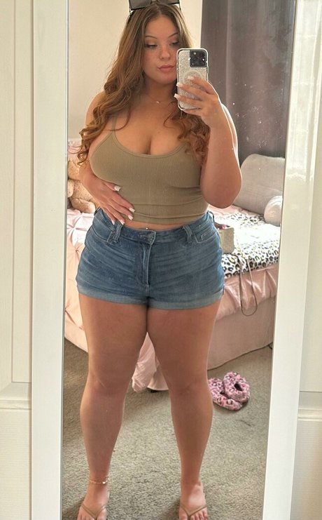 Lilly47 model pretty images