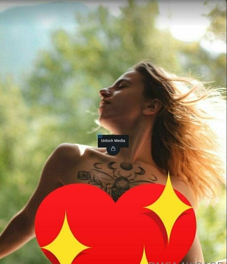 noragefree beautiful model pic