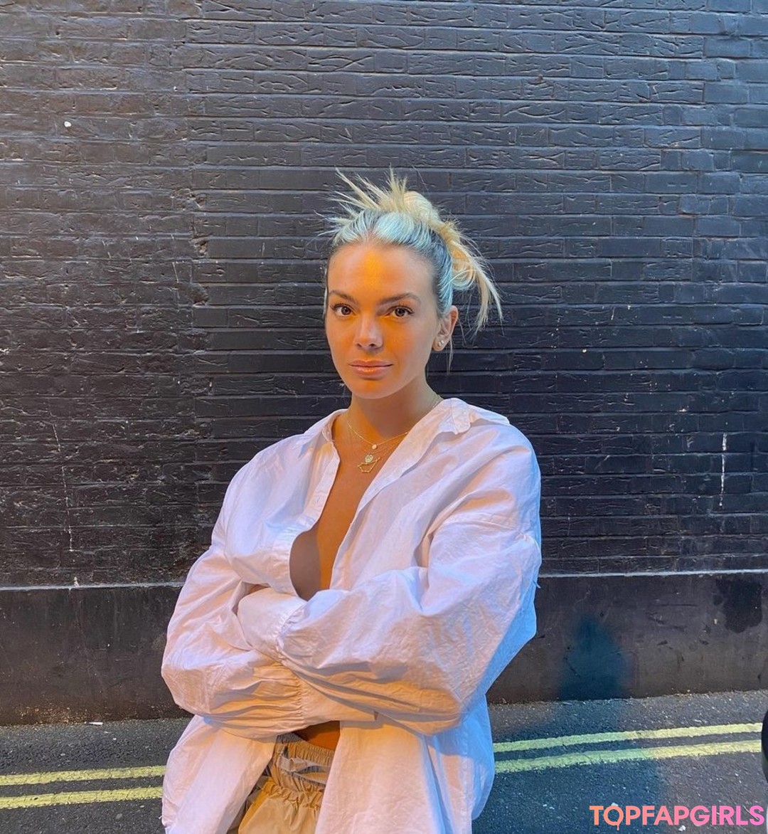 Louisa Johnson erotic model photo
