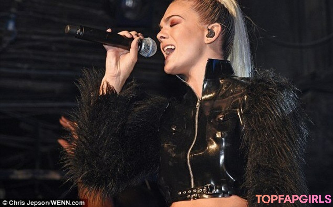 Louisa Johnson pretty actress galleries