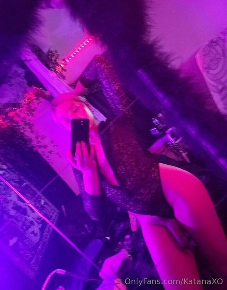 katanaxo erotic model galleries