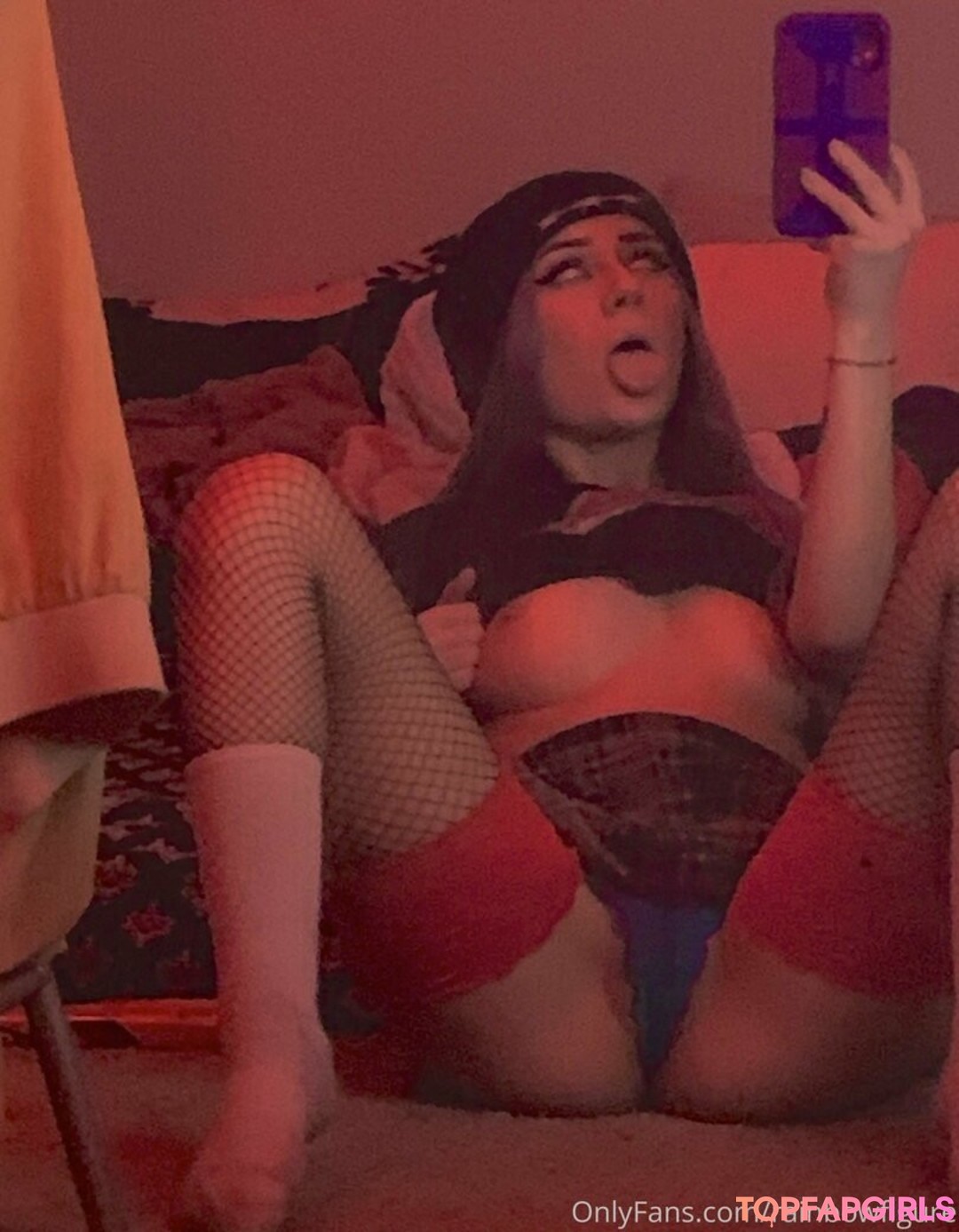 underboobgoddess top model picture