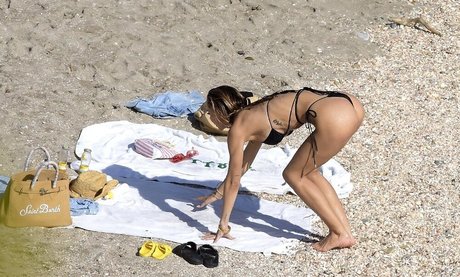 Alexis Ren erotic actress pictures