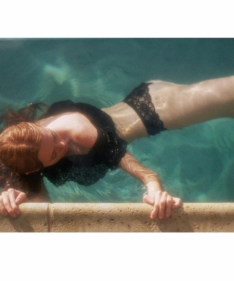 Holly Hicks beautiful model gallery