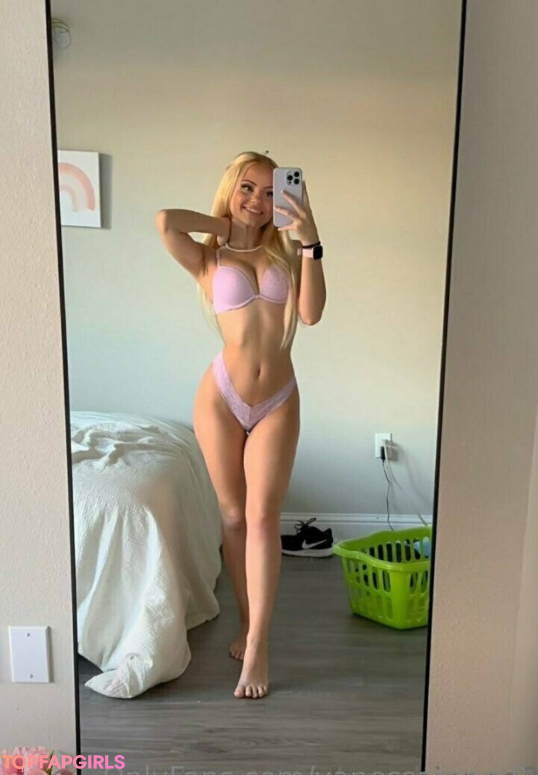 vanessaroom8 nude model img