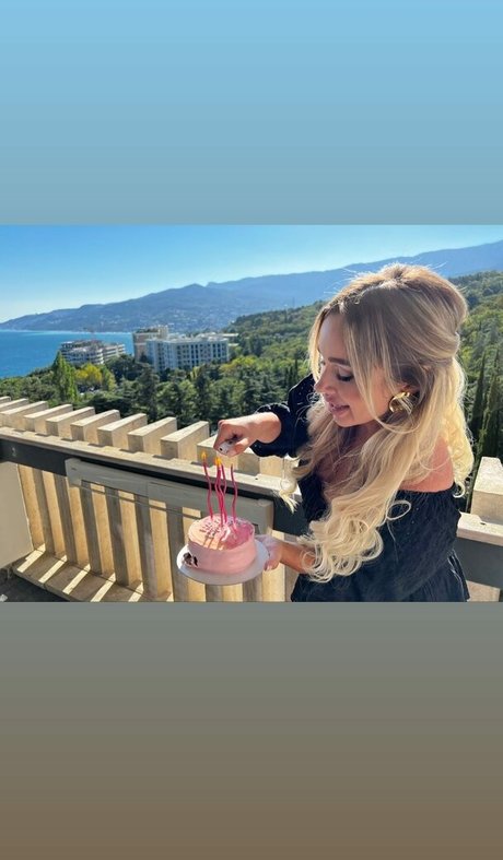 sisters onlyfans pretty photos