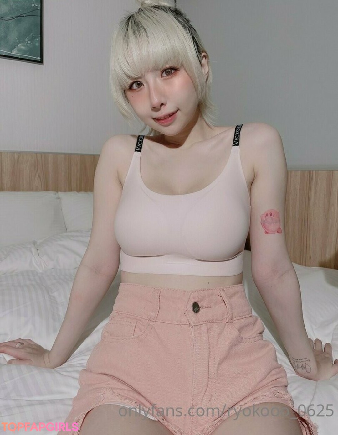 40 onlyfans hot naked pic