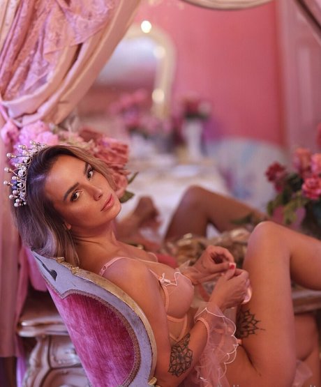 Julia Rommelt model pretty photo