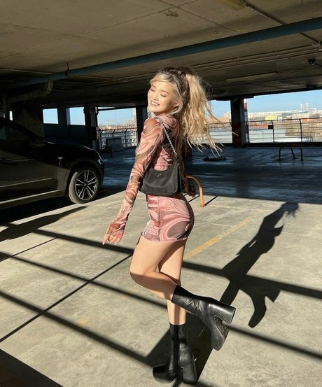 Kika Kim model porn picture