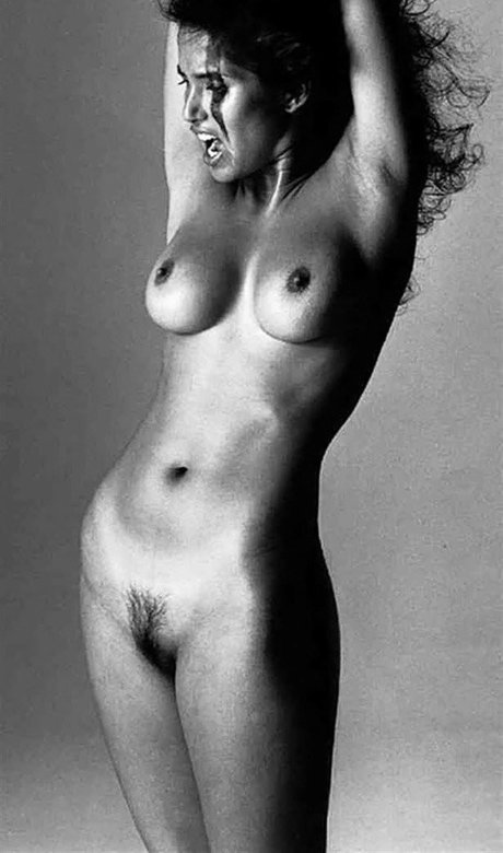 Padma Lakshmi model pretty pic