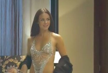 Paolla Oliveira perfect pornstar images