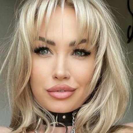 Faye Delphine star hot img