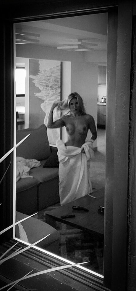 Faye Delphine pornstar art image