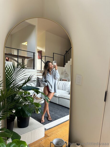 Littledivaaa beautiful pornstar img