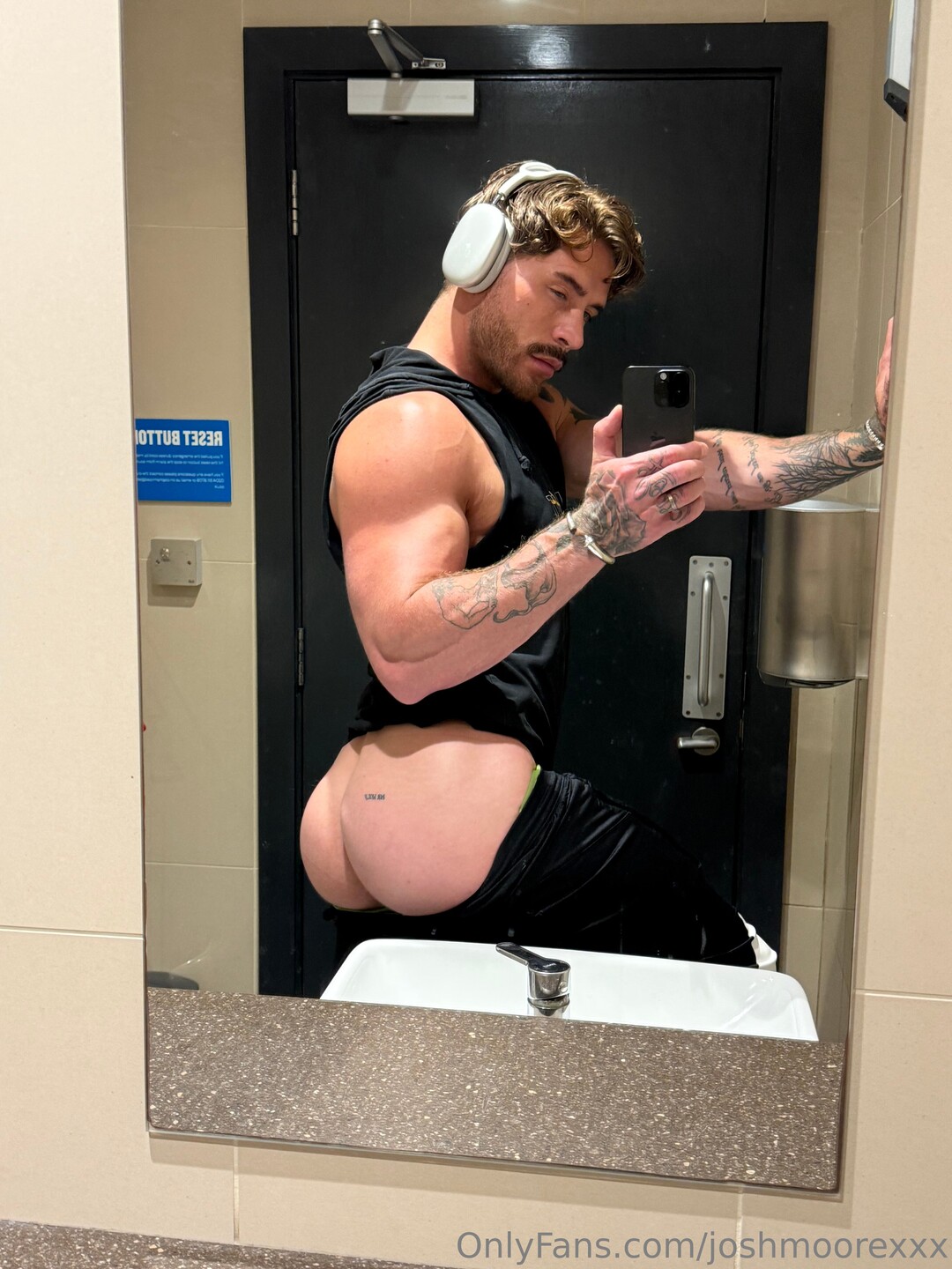 Joshmoorexxx pornstar erotic images