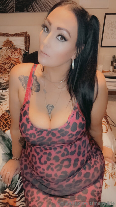 Itsme Valirie star perfect photos