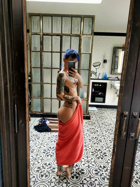 Discordia Suicide pornstar beautiful archive