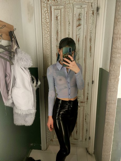 Discordia Suicide naked star pictures