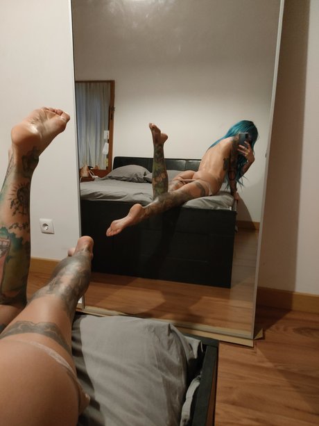 Discordia Suicide pretty pornstar archive