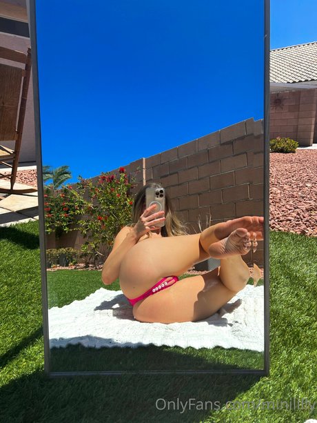 Minilillyxx model high quality pictures