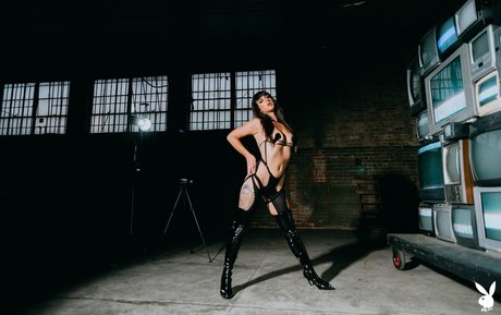 black hair milf onlyfans hot naked image