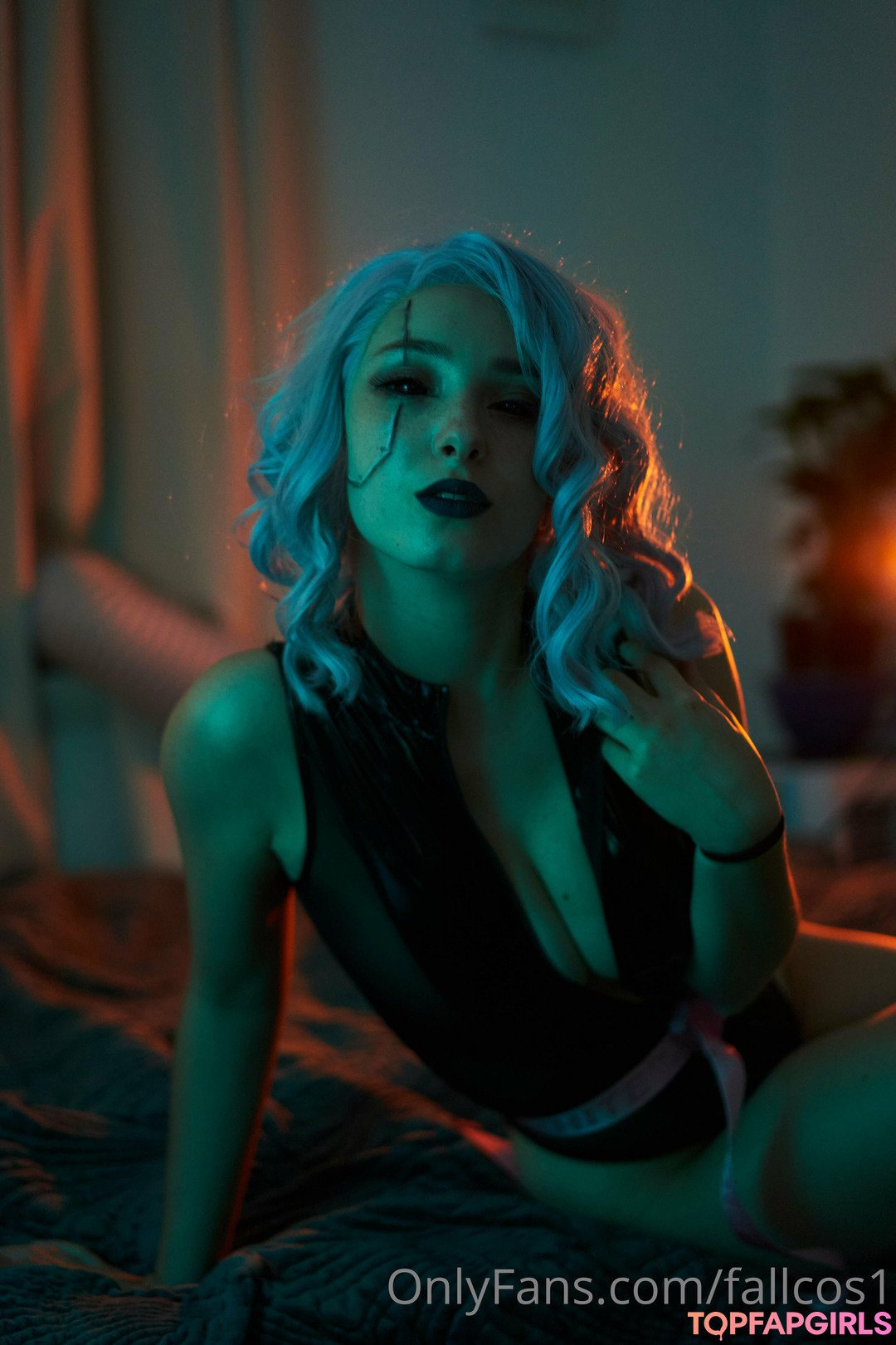 FallCosplay star adult image