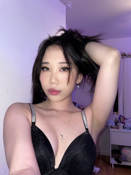 Karinerino model high quality gallery