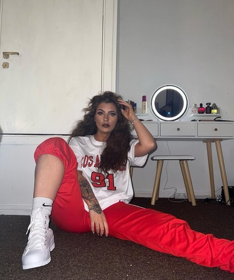 Megann22 top model pics