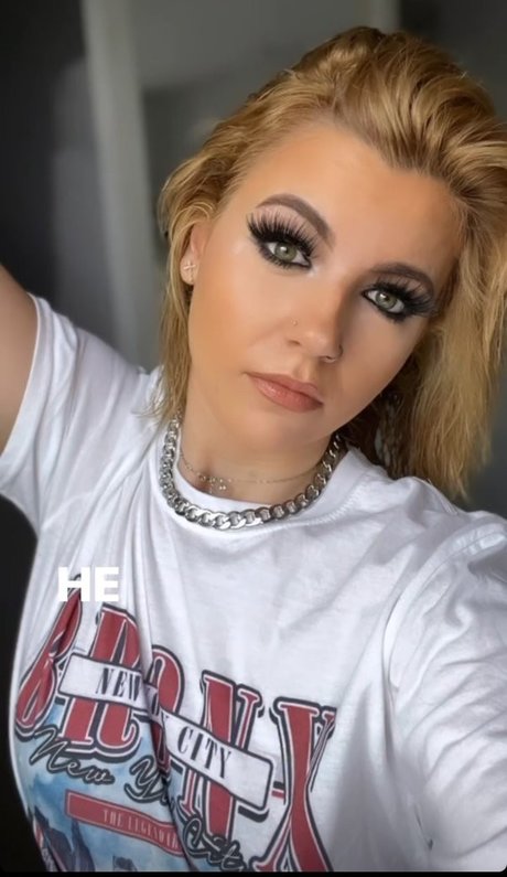 Megann22 high quality pornstar pic