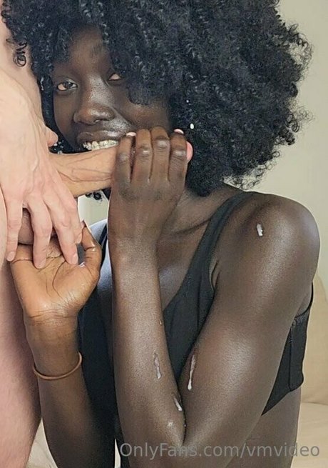 monamonhoe star exclusive pics