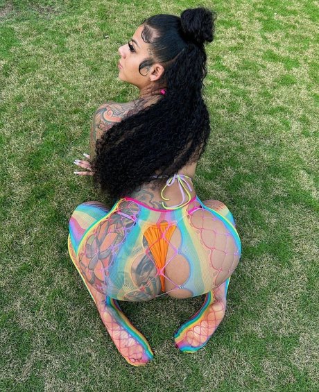 KKVSH pornographic actress photos