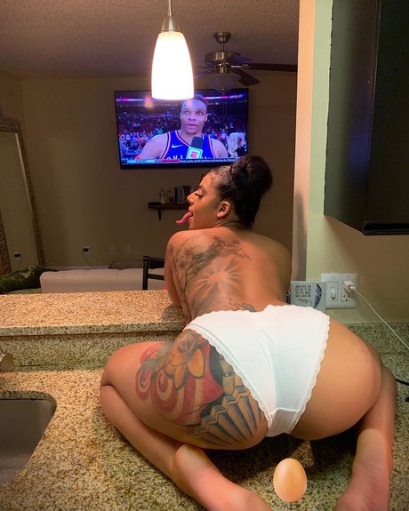 KKVSH adult model photos