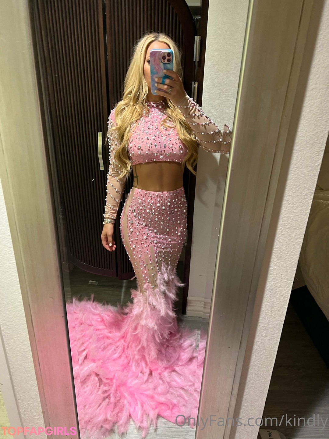 Kindly Myers top pornstar galleries