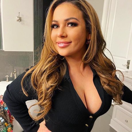 outdoor nude onlyfans hot sexy picture