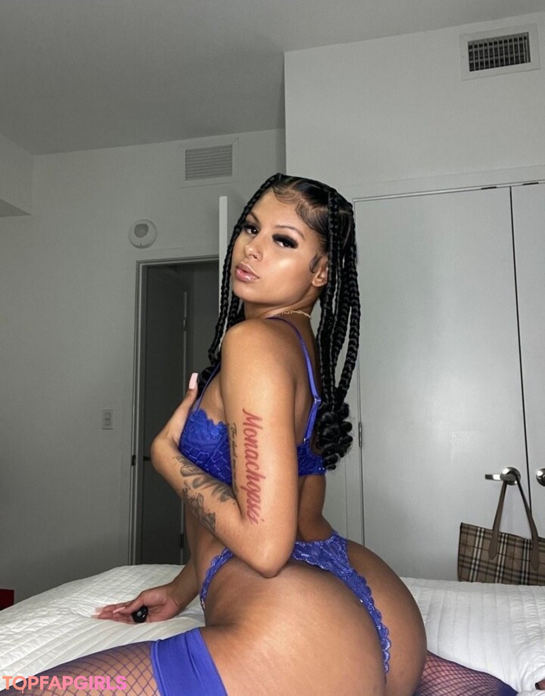 Anikastarrr nude model pic