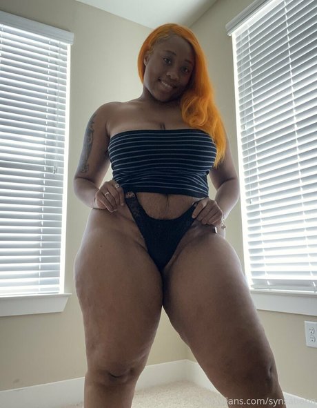 Synsationn model nude image