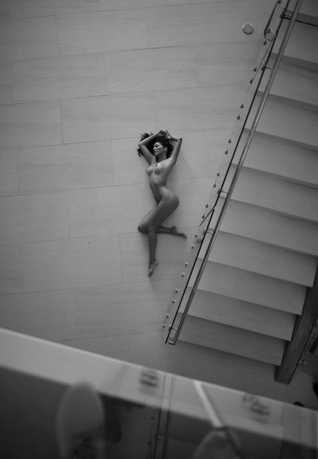 Lizzy Acosta erotic model image