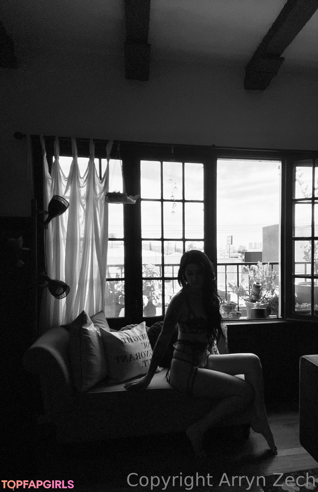Arryn Zech top model img