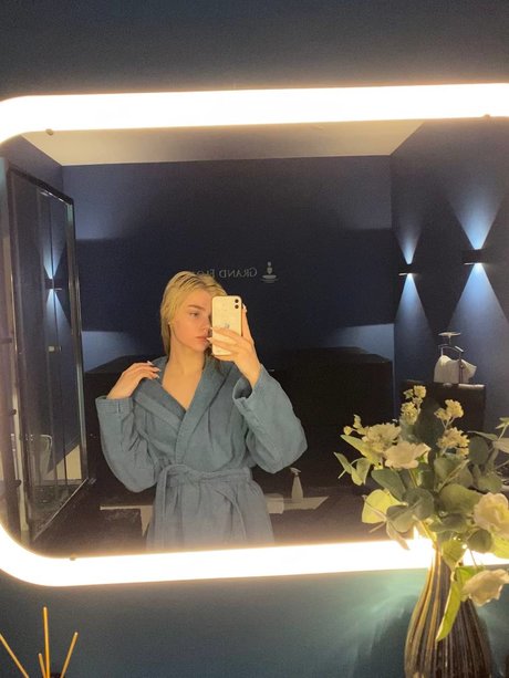 teacher milf onlyfans nude archive