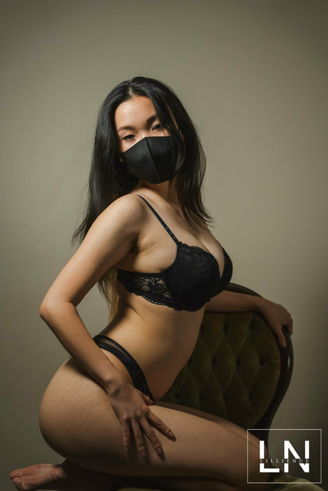 lillienue pornstar high quality images