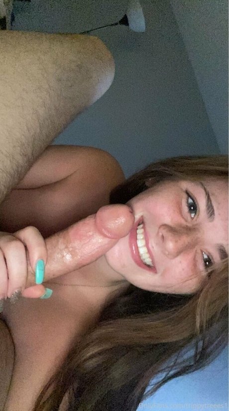 Violet Quinn sex model photo