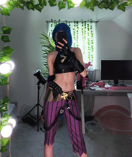 Little Emo Kitten pornographic actress pic