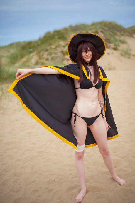 Little Emo Kitten exclusive actress pics