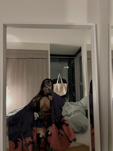 Yeonaxo sexy model images