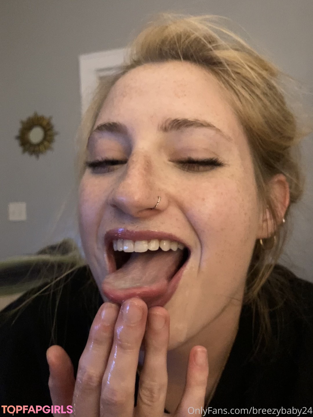 shemale handjob onlyfans sexy images