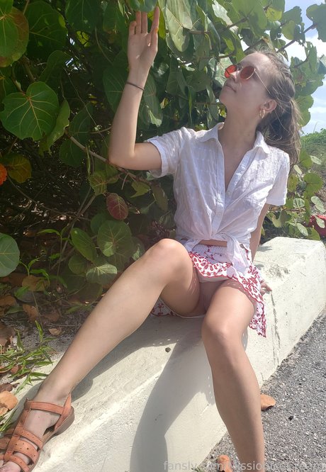 petite bbc onlyfans erotic image